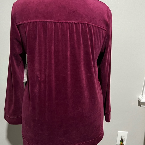 Plus Size Top - Picture 3 of 4